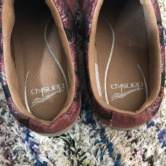 Dansko suede wine colored mules‎ - Picture 6 of 6